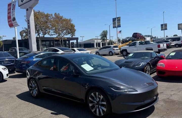 
								2024 Tesla model 3 Sedan 4D full									