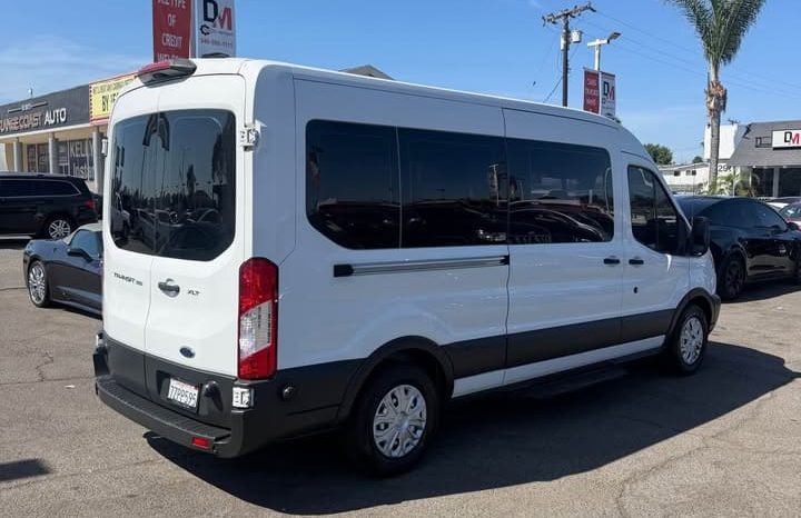 
								2018 Ford transit 350 passenger van XLT w/Medium Roof Van 3D full									