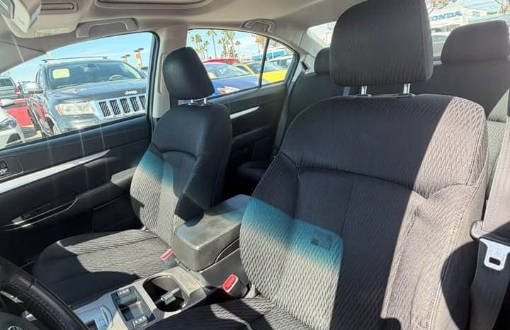 
								2011 Subaru legacy full									