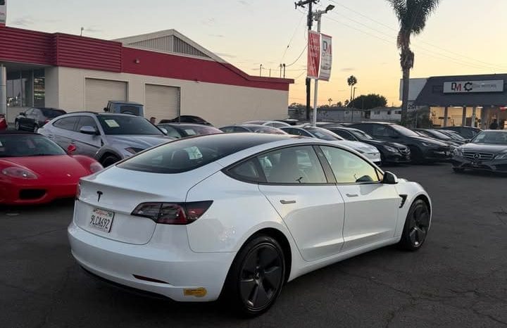 
								2023 Tesla model 3 Standard Range Sedan 4D full									