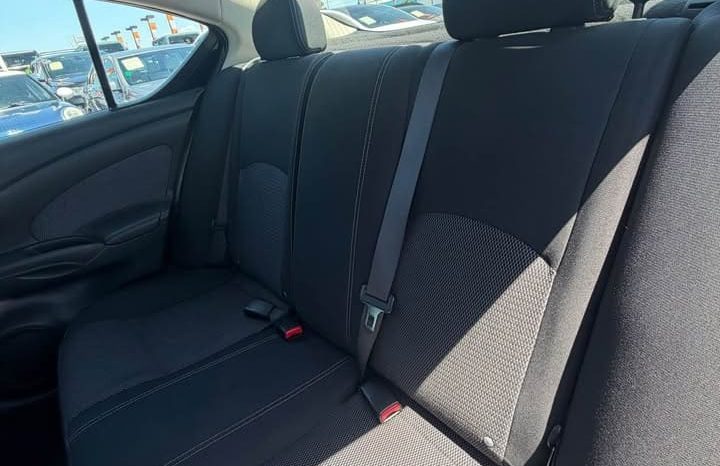 
								2015 Nissan versa full									