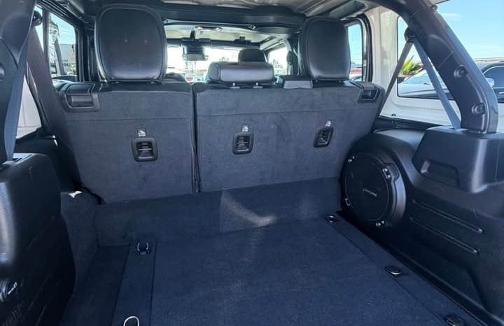 
								2021 Jeep wrangler unlimited 4xe Sahara 4xe Sport Utility 4D full									