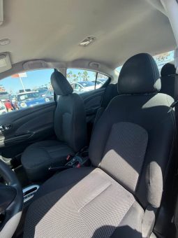 
										2015 Nissan versa full									