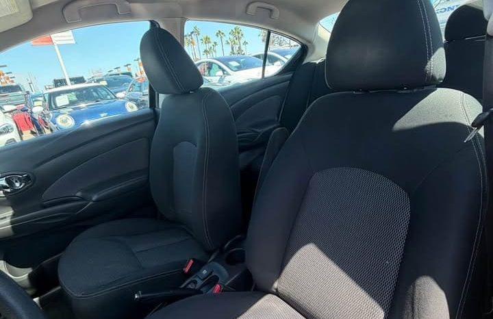 
								2015 Nissan versa full									