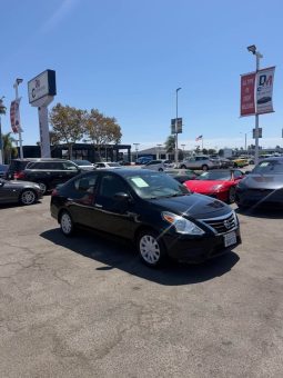 
										2015 Nissan versa full									