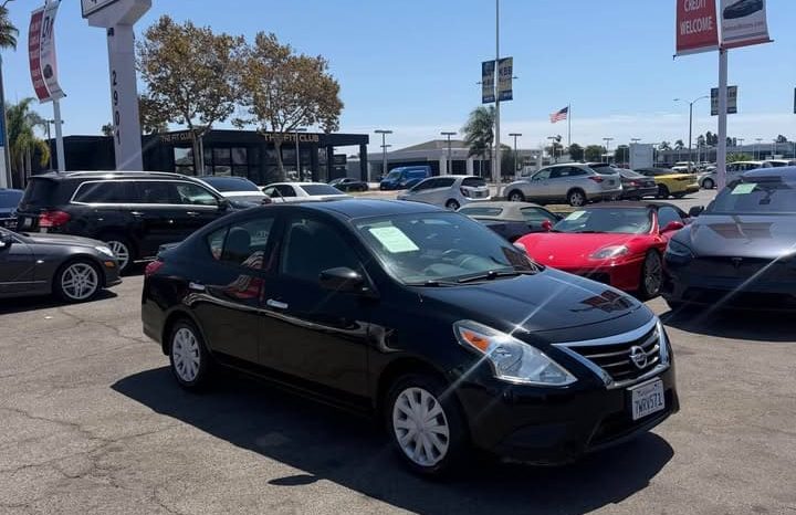 
								2015 Nissan versa full									