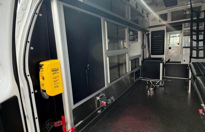 
								2009 Ford econoline e350 cargo full									