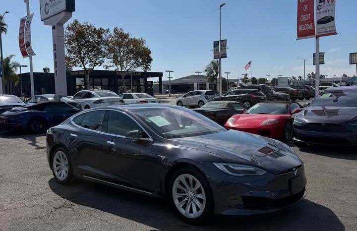 
								2017 Tesla model s 60D Sedan 4D full									