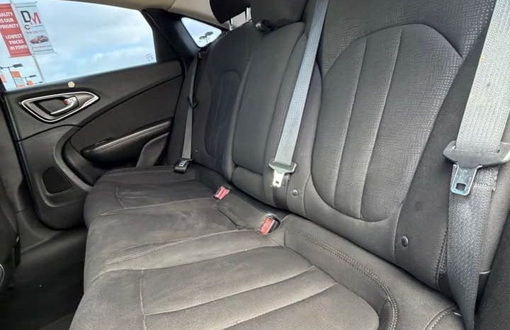 
								2015 Chrysler 200 S Sedan 4D full									