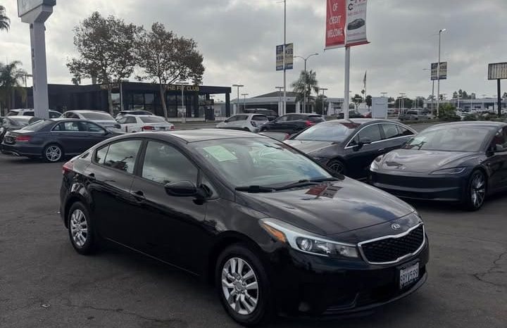 
								2018 Kia forte LX Sedan 4D full									