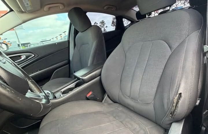 
								2015 Chrysler 200 S Sedan 4D full									