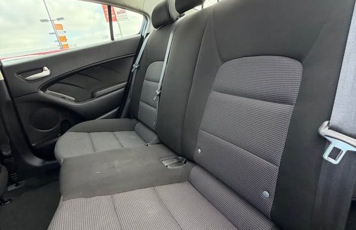 
								2018 Kia forte LX Sedan 4D full									