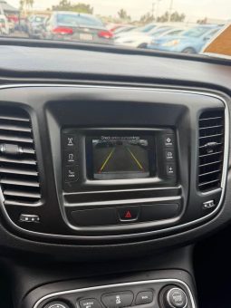 
										2015 Chrysler 200 S Sedan 4D full									