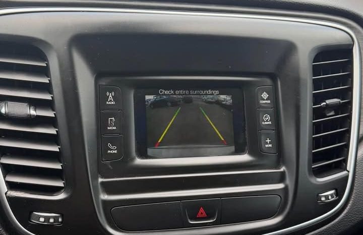 
								2015 Chrysler 200 S Sedan 4D full									