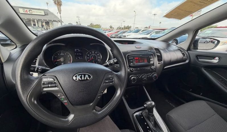 
								2018 Kia forte LX Sedan 4D full									