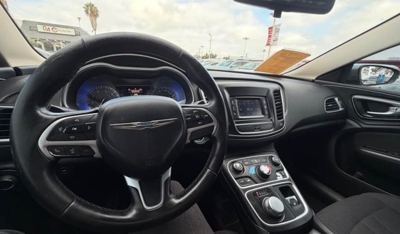 
								2015 Chrysler 200 S Sedan 4D full									