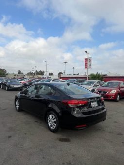 
										2018 Kia forte LX Sedan 4D full									