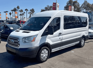 2018 Ford transit 350 passenger van XLT w/Medium Roof Van 3D