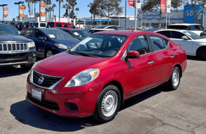 2013 Nissan versa