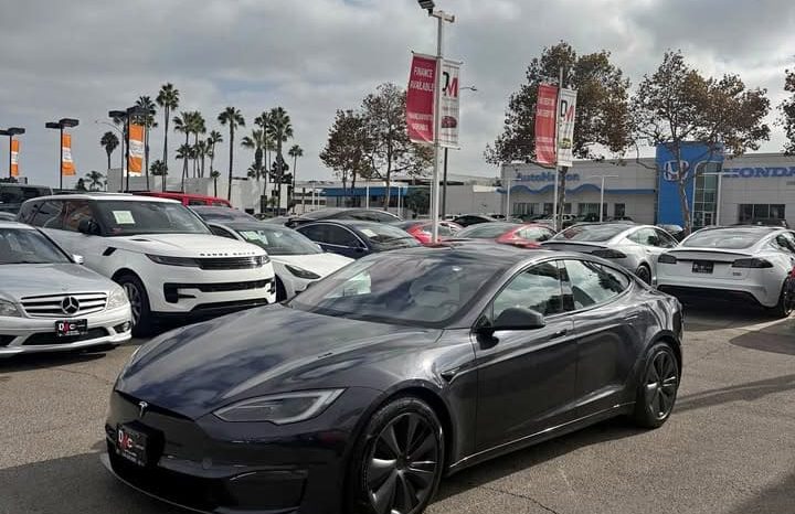 
								2024 Tesla model s Plaid Sedan 4D full									