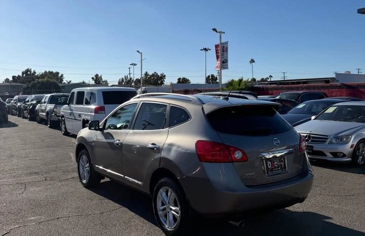 
								2012 Nissan rogue full									
