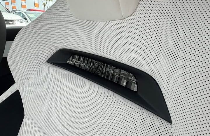 
								2024 Tesla model s Plaid Sedan 4D full									