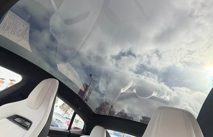 
								2024 Tesla model s Plaid Sedan 4D full									