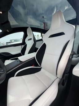 
										2024 Tesla model s Plaid Sedan 4D full									