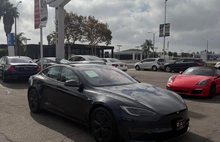 
								2024 Tesla model s Plaid Sedan 4D full									