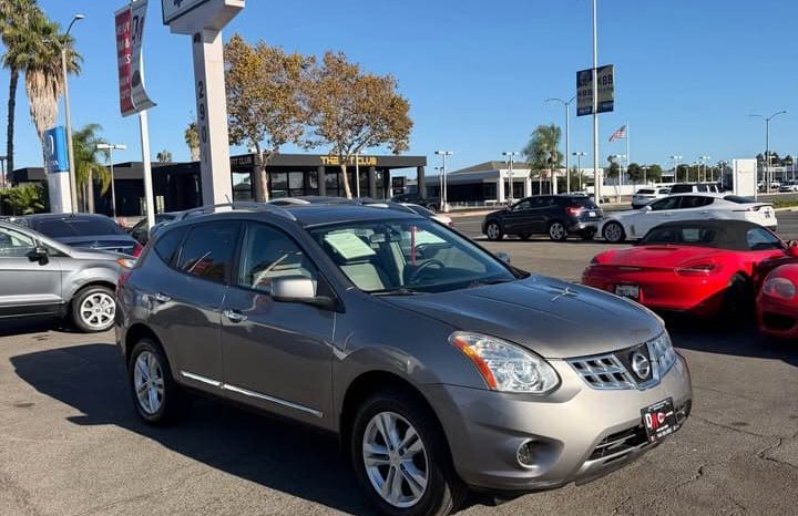 
								2012 Nissan rogue full									