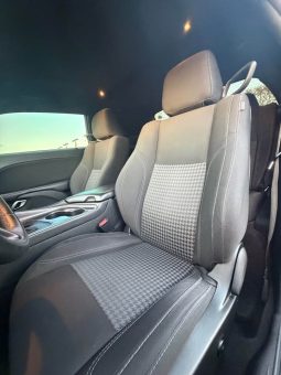 
										2018 Dodge challenger SXT full									