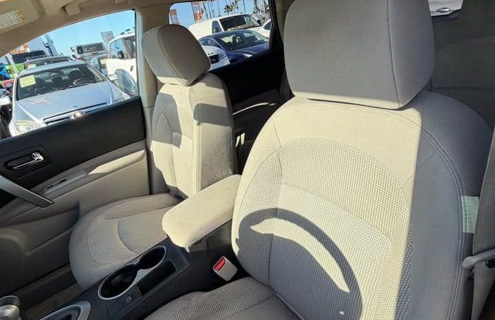 
								2012 Nissan rogue full									