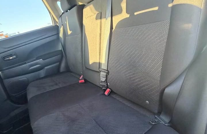 
								2013 Mitsubishi outlander full									