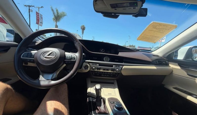 
								2017 Lexus ES 350 Sedan 4D full									