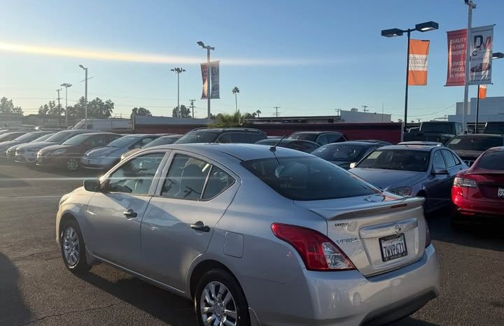 
								2017 Nissan versa full									