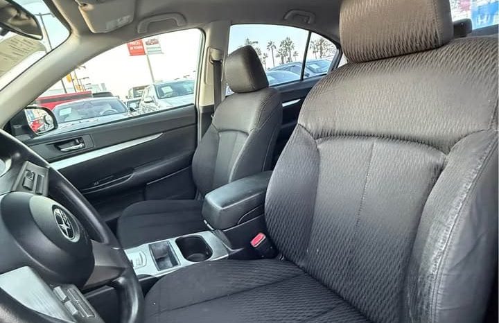 
								2011 Subaru legacy full									