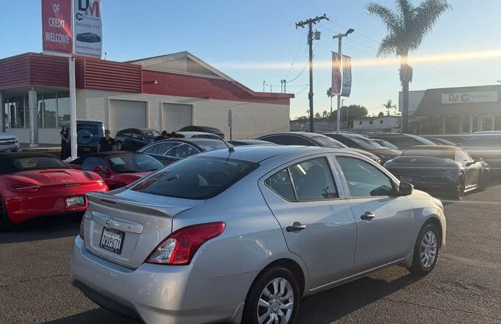 
								2017 Nissan versa full									