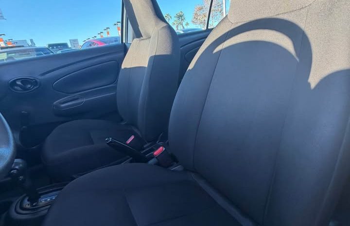
								2017 Nissan versa full									