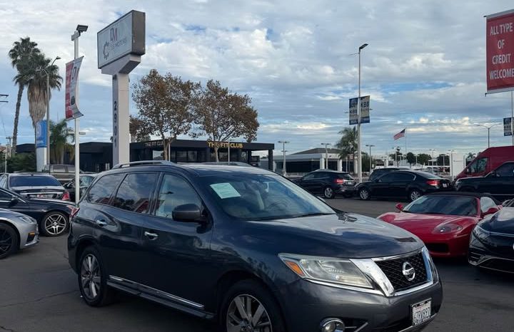 
								2013 Nissan pathfinder full									
