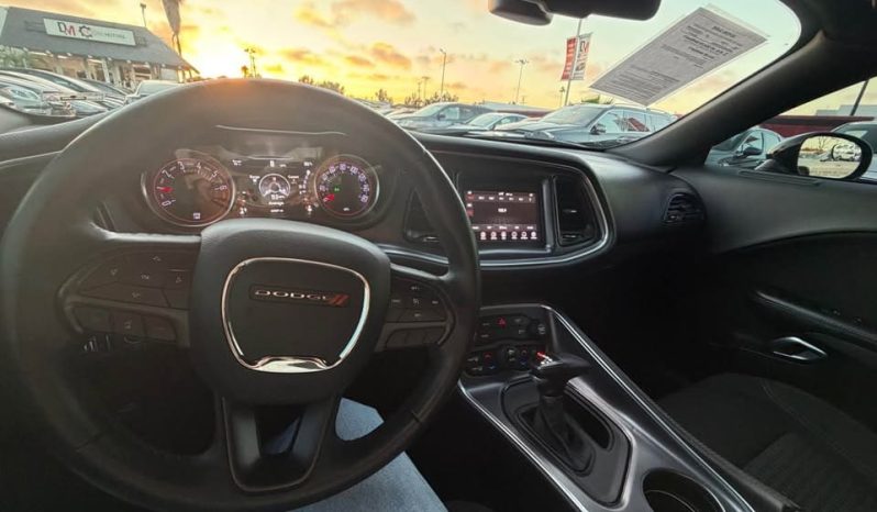 
								2018 Dodge challenger SXT full									
