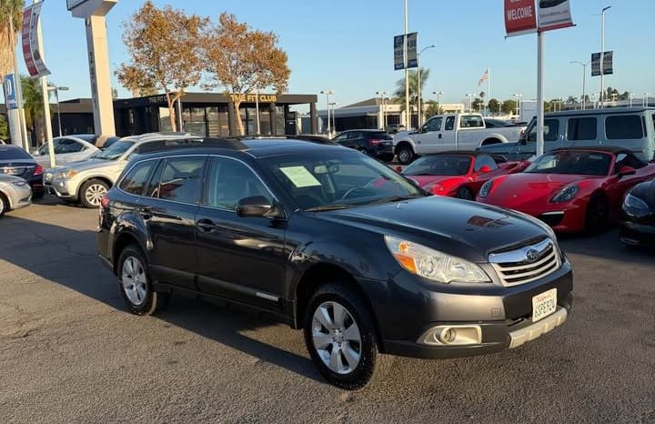 
								2011 Subaru outback full									