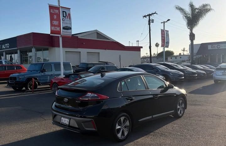 
								2017 Hyundai Ioniq Electric full									