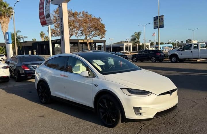 
								2018 Tesla model x 75D Sport Utility 4D full									