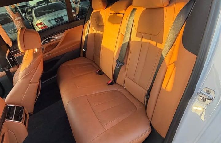 
								2017 BMW 7 series 740i Sedan 4D full									