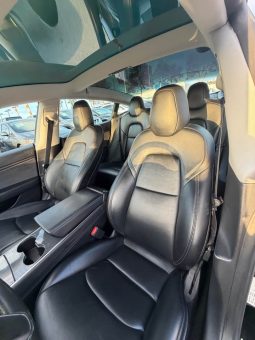 
										2019 Tesla model 3 Standard Range Plus Sedan 4D full									