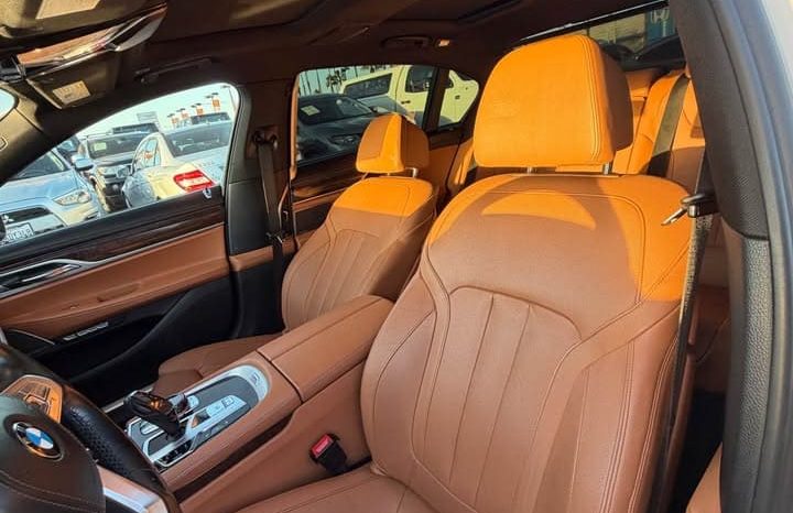 
								2017 BMW 7 series 740i Sedan 4D full									