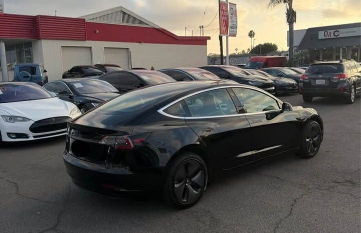 
								2019 Tesla model 3 Standard Range Plus Sedan 4D full									
