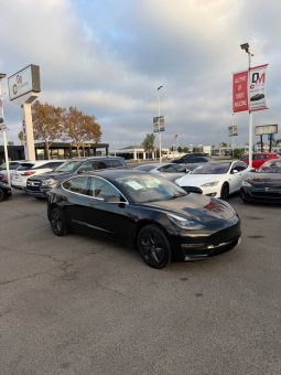 
										2019 Tesla model 3 Standard Range Plus Sedan 4D full									