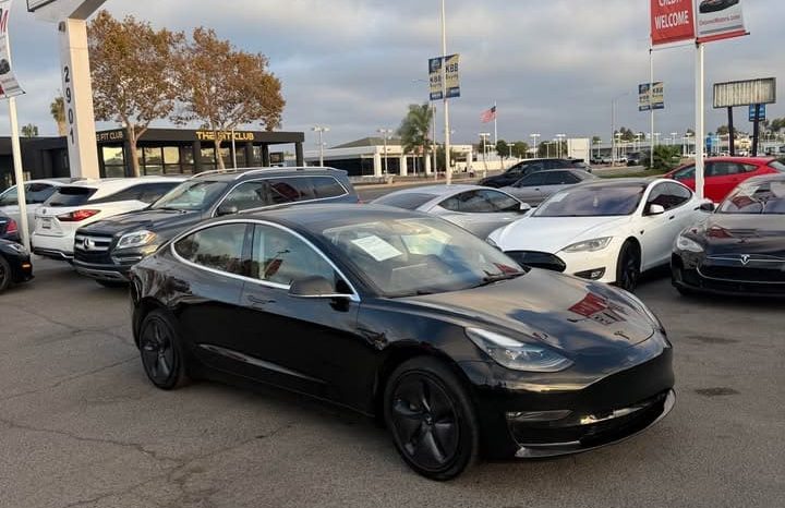 
								2019 Tesla model 3 Standard Range Plus Sedan 4D full									
