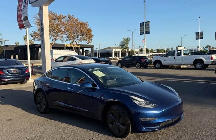 
								2020 Tesla model 3 Standard Range Plus Sedan 4D full									
